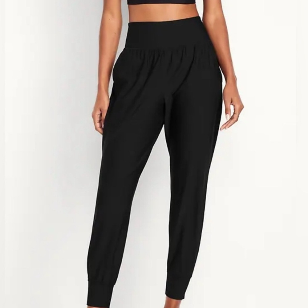 Old navy Black Powersoft Pocket Jogger Pants Size Large NEW with tags